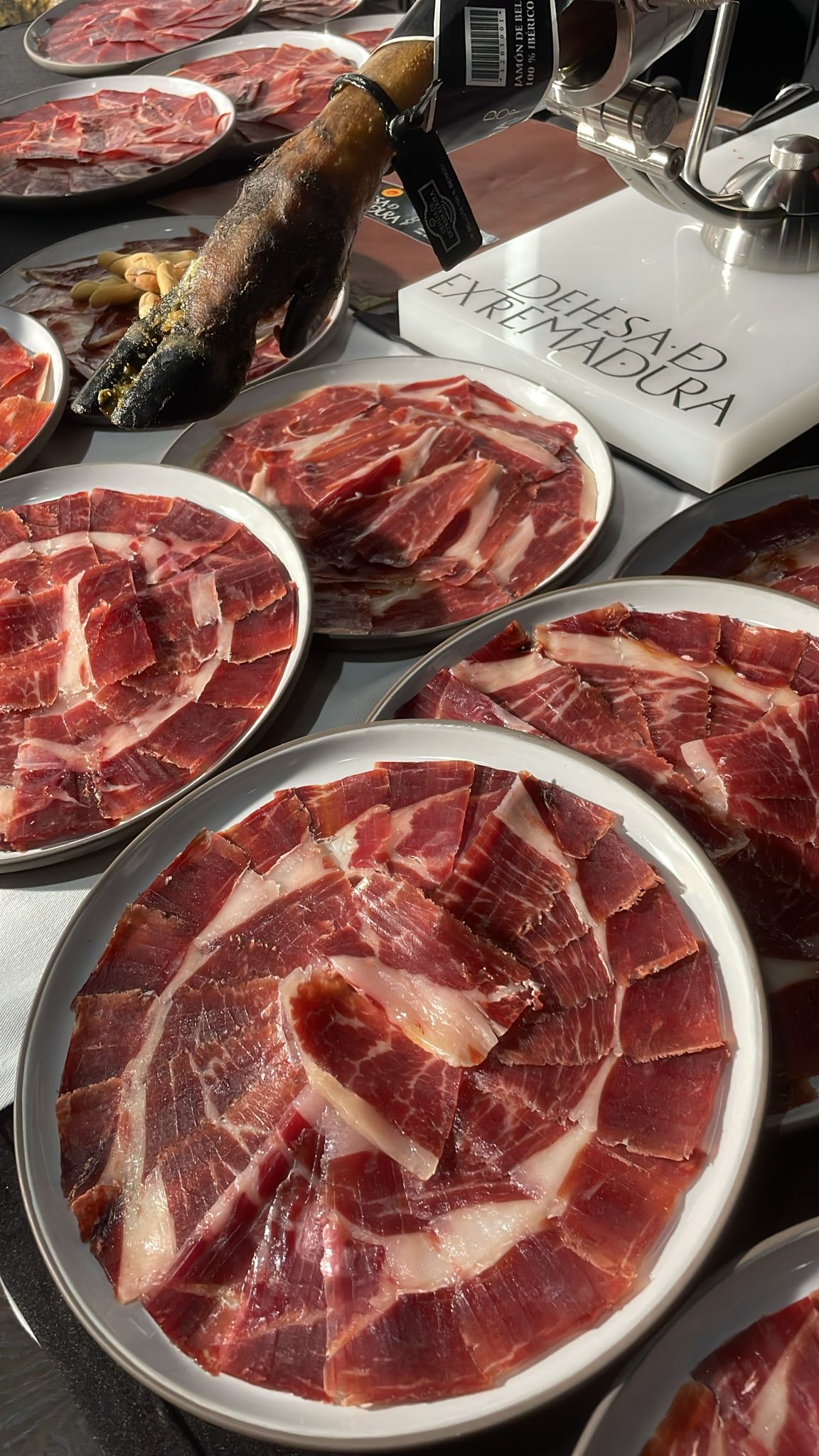 Sabor, origen y excelencia: los productos extremeños conquistan Madrid en una jornada inolvidable